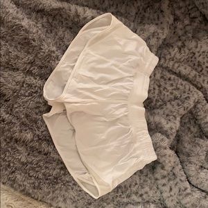 Lululemon 2.5 inch hotty hot shorts